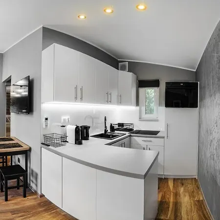 Letniskowy Nad Jeziorem 度假居 *