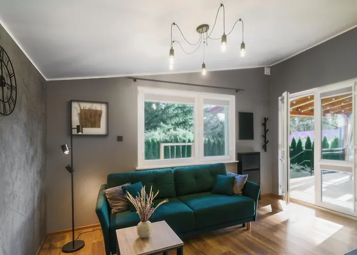 Letniskowy Nad Jeziorem 別荘