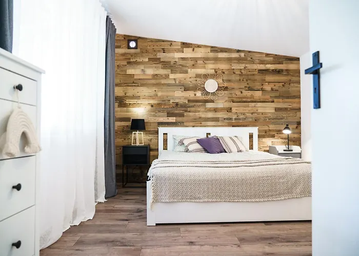 Letniskowy Nad Jeziorem בית נופש *