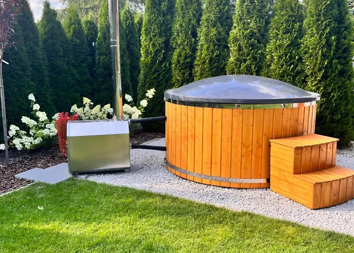 Letniskowy Nad Jeziorem 別荘 *